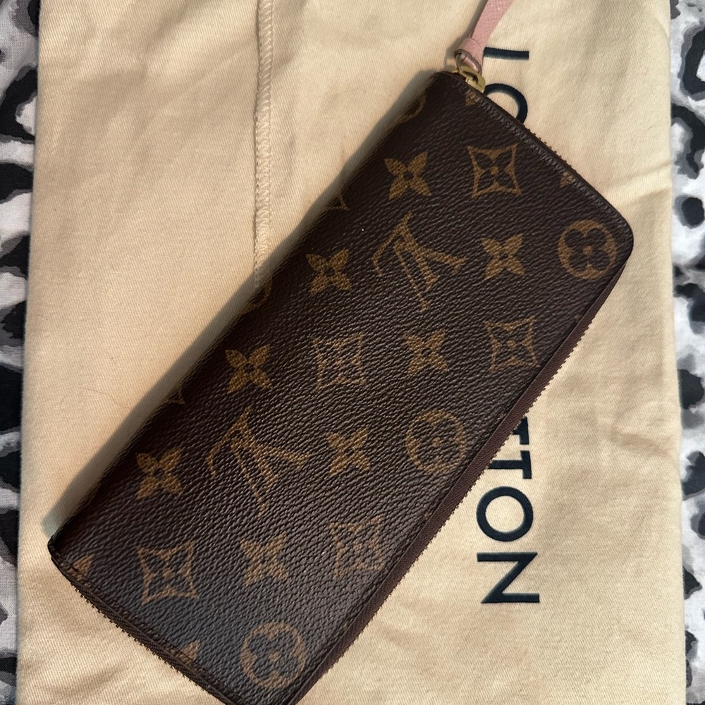 Authentic Louis Vuitton Zipper Pull Wallet